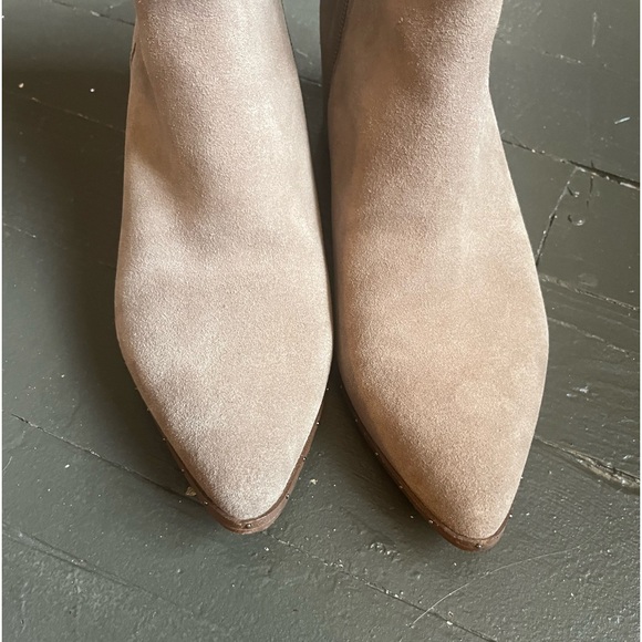 Bleecker & Bond Georgia tan suede ankle boots size 9.5 - Picture 4 of 11